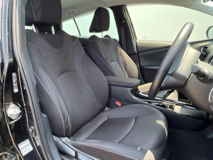 2019 Toyota Prius PHV DLA-ZVW52 (UW-6a2e1c688888b)[11]