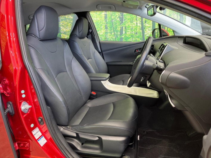 2016 Toyota Prius DAA-ZVW55 (UW-6a2e1c69247b0)[18]