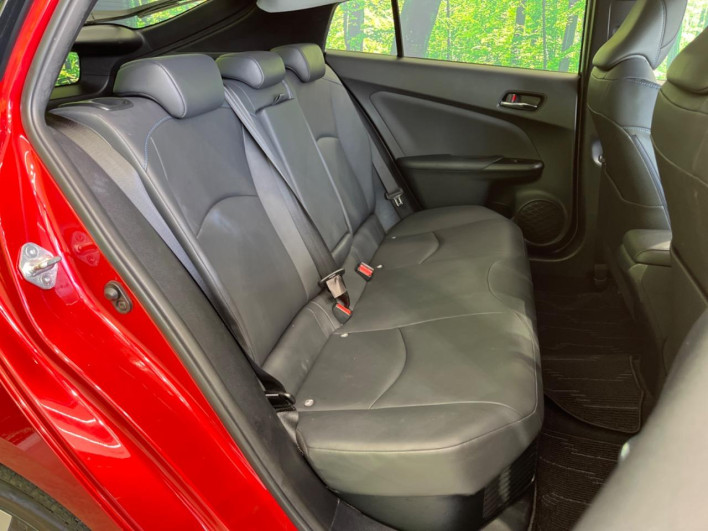2016 Toyota Prius DAA-ZVW55 (UW-6a2e1c69247b0)[17]