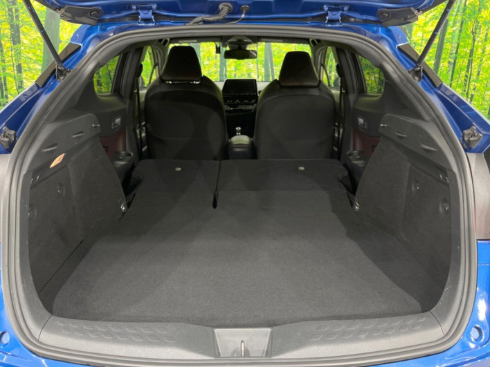 2017 Toyota C-HR DAA-ZYX10 (UW-6a2e1c7e5d14a)[28]