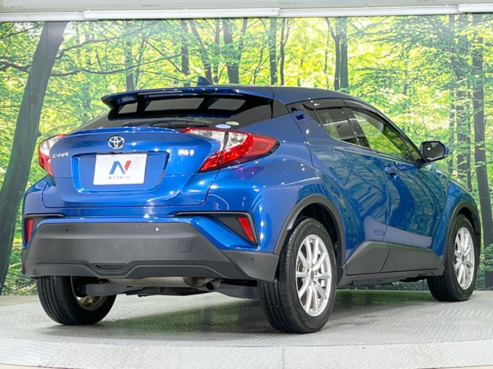 2017 Toyota C-HR DAA-ZYX10 (UW-6a2e1c7e5d14a)[16]