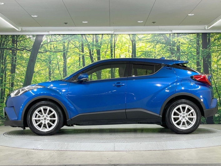2017 Toyota C-HR DAA-ZYX10 (UW-6a2e1c7e5d14a)[19]