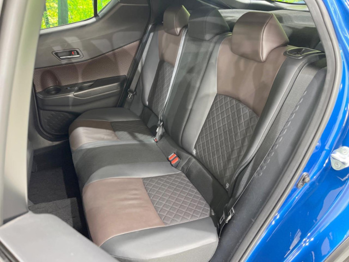2017 Toyota C-HR DAA-ZYX10 (UW-6a2e1c7e5d14a)[23]