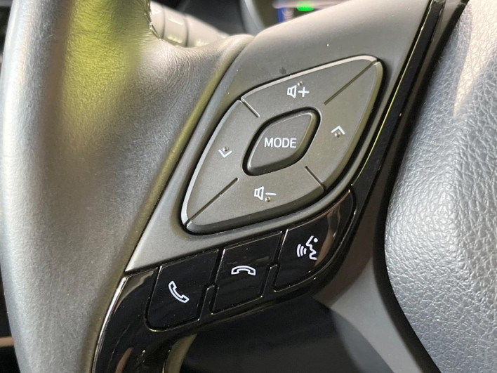 2017 Toyota C-HR DAA-ZYX10 (UW-6a2e1c7f08135)[26]