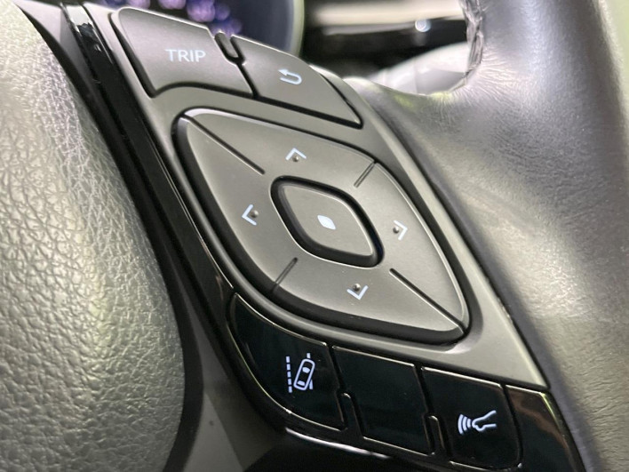 2017 Toyota C-HR DAA-ZYX10 (UW-6a2e1c7f08135)[27]