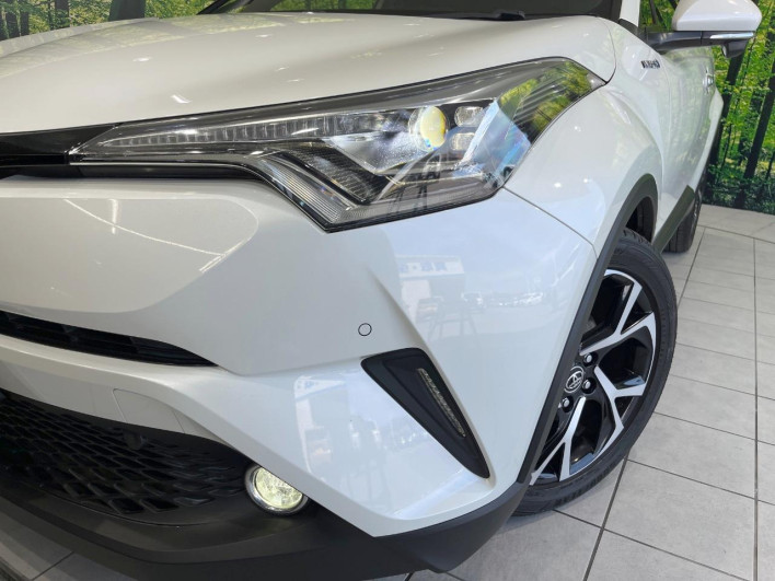 2017 Toyota C-HR DAA-ZYX10 (UW-6a2e1c7f08135)[11]