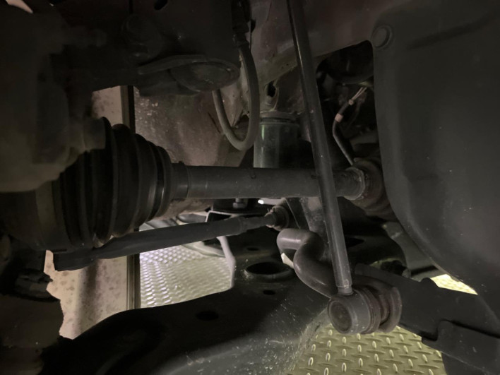 2010 Toyota Estima DBA-ACR50W (UW-6a2f6bae39258)[4]