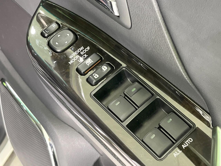 2014 Toyota Alphard DBA-ANH20W (UW-6a2f6bbf45bb1)[20]
