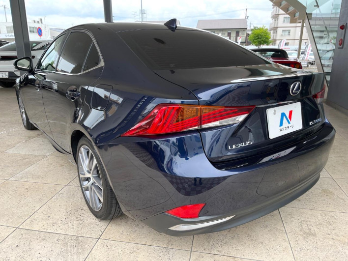 2017 Lexus IS DAA-AVE30 (UW-6a2f6bc0bad6a)[22]