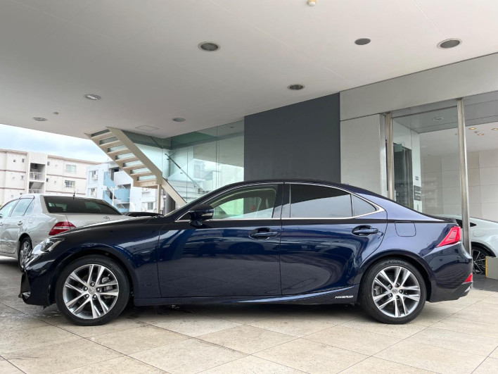 2017 Lexus IS DAA-AVE30 (UW-6a2f6bc0bad6a)[21]