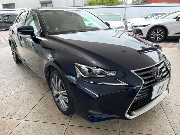 2017 Lexus IS DAA-AVE30 (UW-6a2f6bc0bad6a)[18]