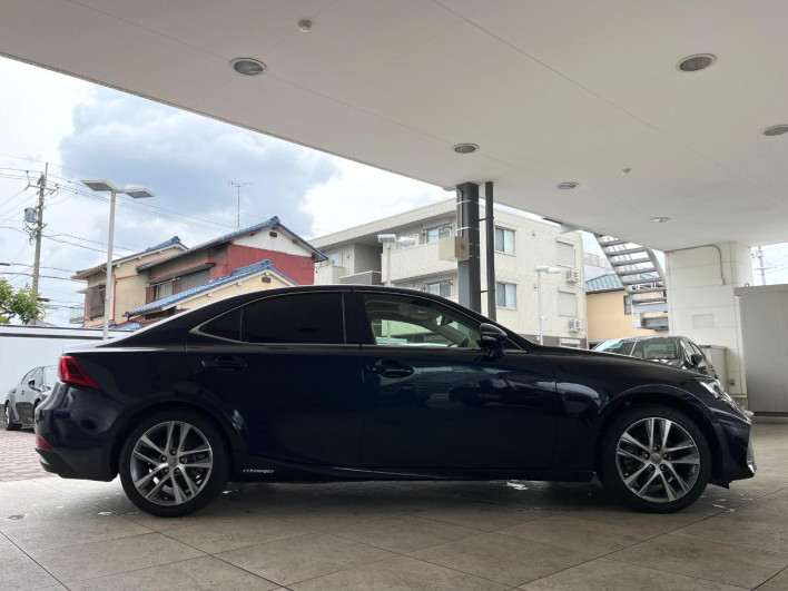 2017 Lexus IS DAA-AVE30 (UW-6a2f6bc0bad6a)[25]