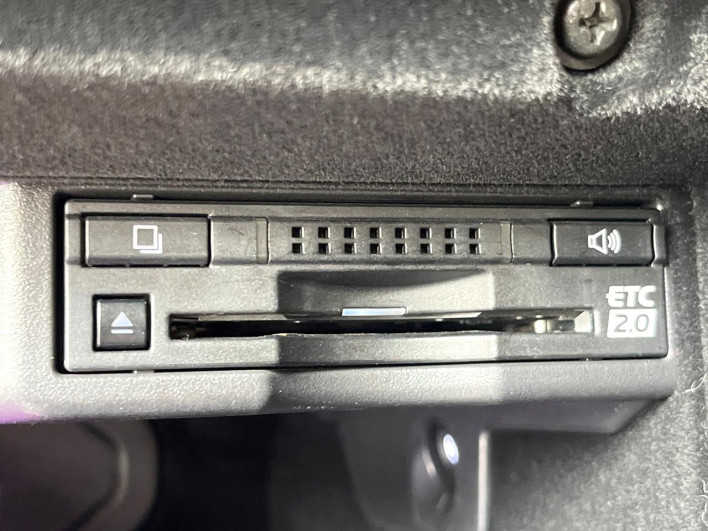 2017 Lexus IS DAA-AVE30 (UW-6a2f6bc0bad6a)[28]