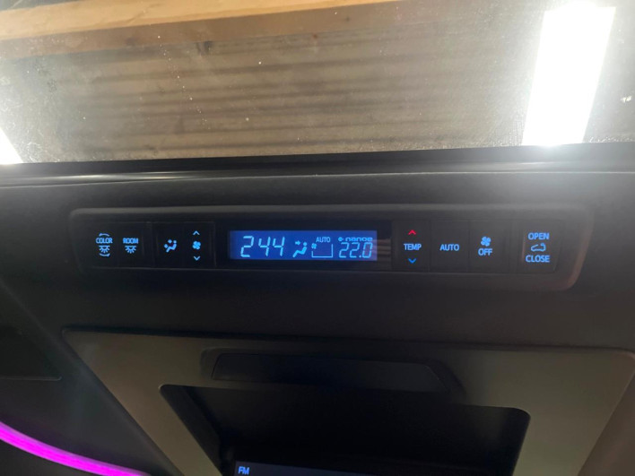 2022 Toyota Alphard Hybrid 6AA-AYH30W (UW-6a2f6bce980d6)[21]