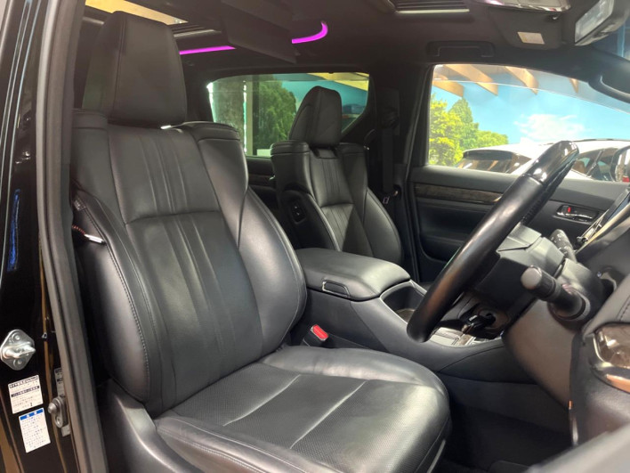 2022 Toyota Alphard Hybrid 6AA-AYH30W (UW-6a2f6bce980d6)[16]