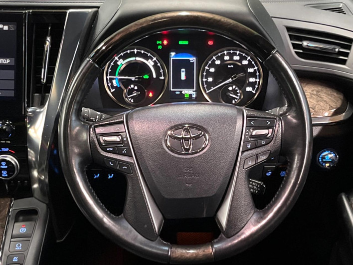 2022 Toyota Alphard Hybrid 6AA-AYH30W (UW-6a2f6bce980d6)[24]
