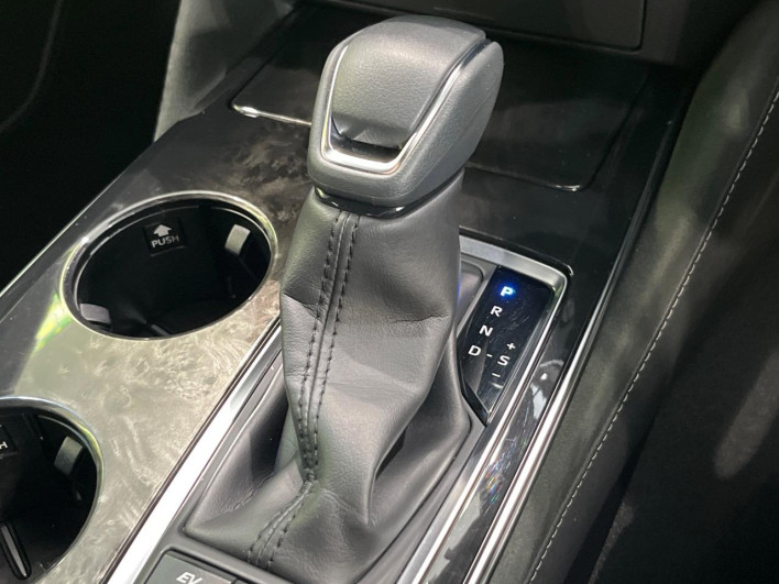 2019 Toyota Crown Hybrid 6AA-AZSH20 (UW-6a2f6bd104962)[11]