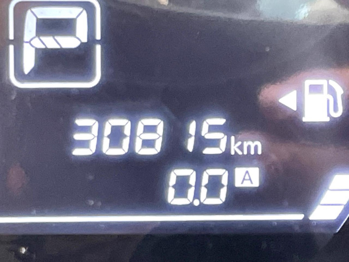 2013 Nissan Note DBA-E12 (UW-6a2f6c0458506)[2]