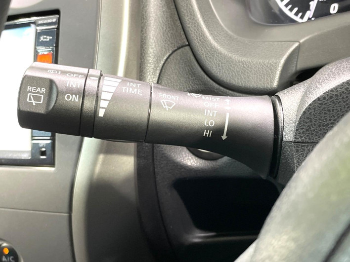2013 Nissan Note DBA-E12 (UW-6a2f6c0458506)[29]