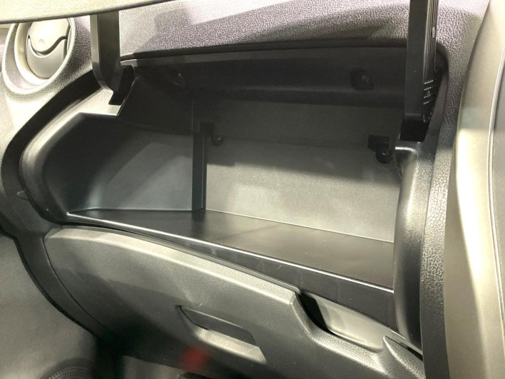 2013 Nissan Note DBA-E12 (UW-6a2f6c0458506)[22]