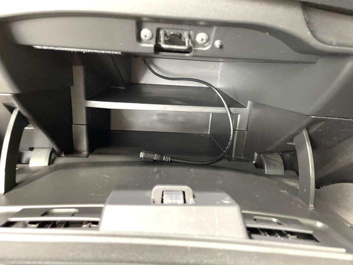 2015 Nissan Note DBA-E12 (UW-6a2f6c05cf4e3)[24]