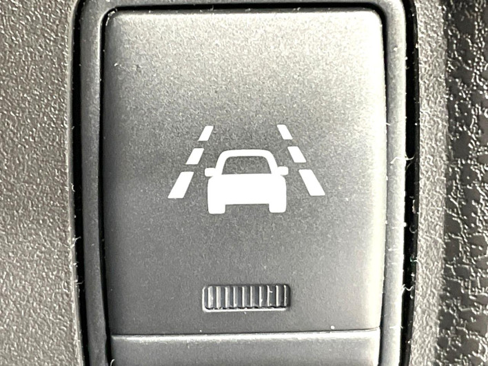 2015 Nissan Note DBA-E12 (UW-6a2f6c05cf4e3)[11]