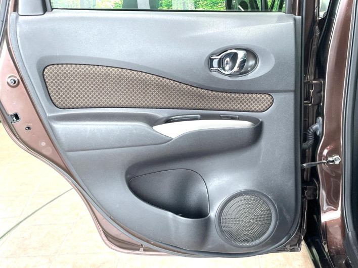 2015 Nissan Note DBA-E12 (UW-6a2f6c05cf4e3)[22]