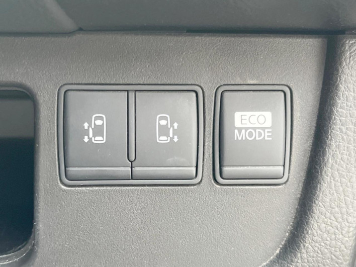 2011 Nissan Serena DBA-FC26 (UW-6a2f6c0c5d9e5)[13]