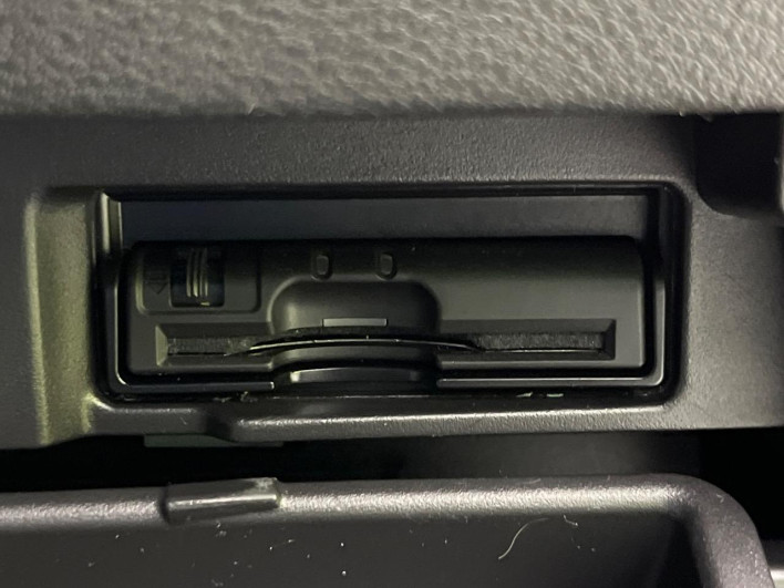 2016 Nissan Serena DAA-GFC27 (UW-6a2f6c1c8fec4)[11]