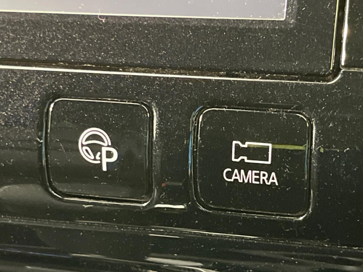 2016 Nissan Serena DAA-GFC27 (UW-6a2f6c1c8fec4)[25]
