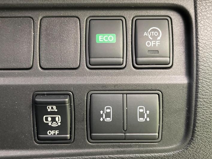 2016 Nissan Serena DAA-GFC27 (UW-6a2f6c1c8fec4)[9]