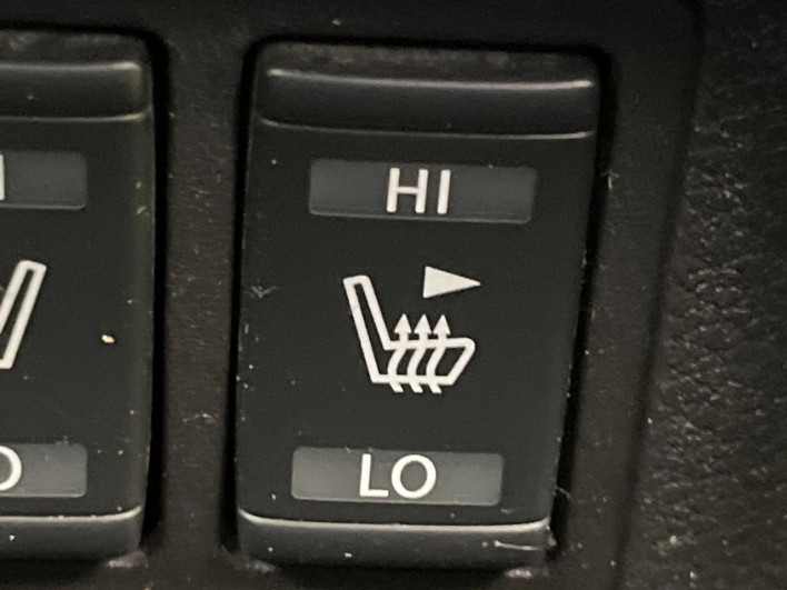 2016 Nissan Serena DAA-GFC27 (UW-6a2f6c1c8fec4)[16]