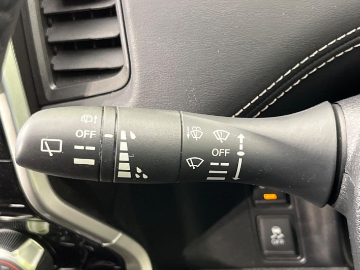 2016 Nissan Serena DAA-GFC27 (UW-6a2f6c1c8fec4)[29]