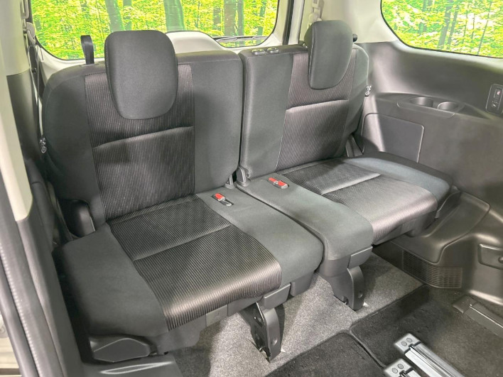 2017 Nissan Serena DAA-GFC27 (UW-6a2f6c1c93a5f)[23]