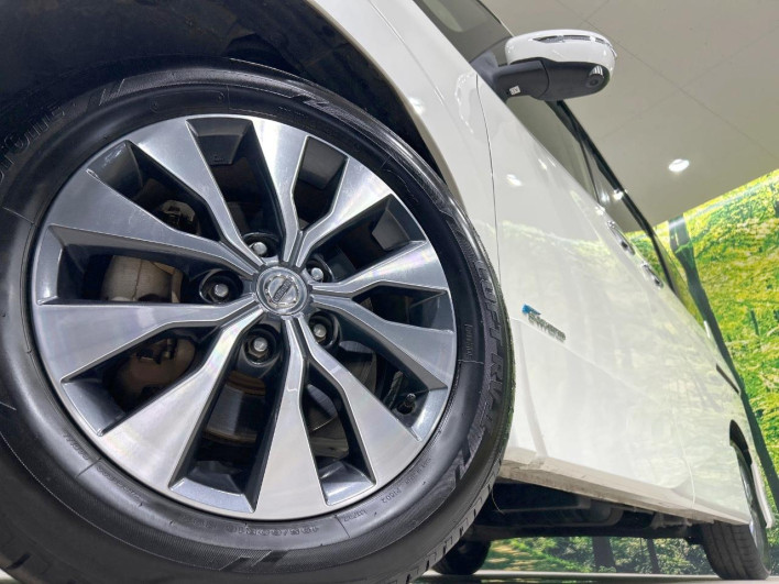 2017 Nissan Serena DAA-GFC27 (UW-6a2f6c1c93a5f)[19]