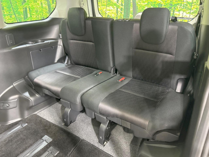 2017 Nissan Serena DAA-GFC27 (UW-6a2f6c1c93a5f)[22]