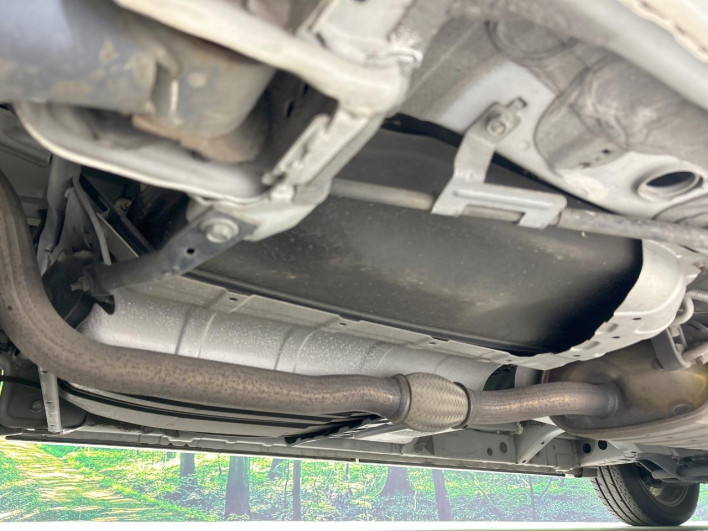2017 Nissan Serena DAA-GFC27 (UW-6a2f6c1c93a5f)[28]