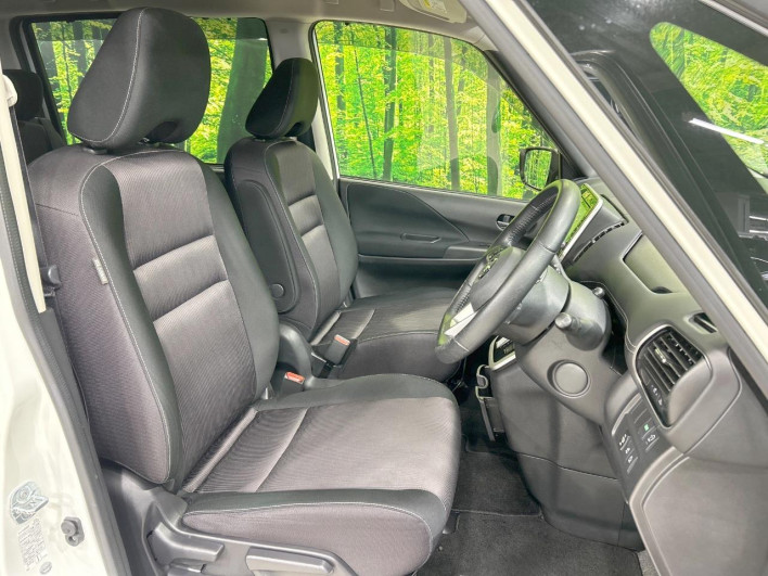 2017 Nissan Serena DAA-GFC27 (UW-6a2f6c1c93a5f)[27]