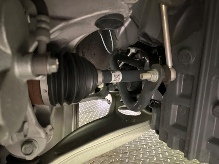 2022 Mitsubishi OUTLANDER PHEV 5LA-GN0W (UW-6a2f6c28d4654)[4]