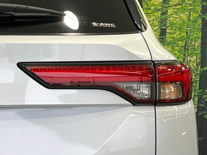 2022 Mitsubishi OUTLANDER PHEV 5LA-GN0W (UW-6a2f6c291eb18)[15]