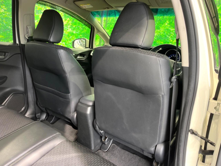 2014 Honda Fit Hybrid DAA-GP5 (UW-6a2f6c2b9fe8a)[17]