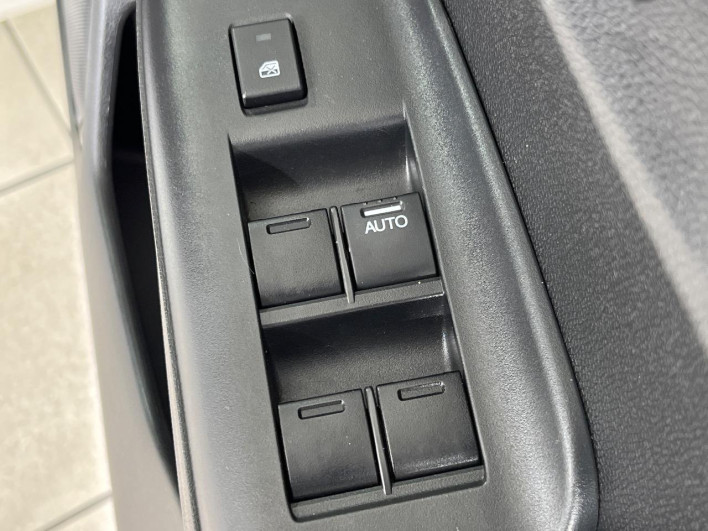 2017 Honda Fit Hybrid DAA-GP6 (UW-6a2f6c2c330fa)[12]