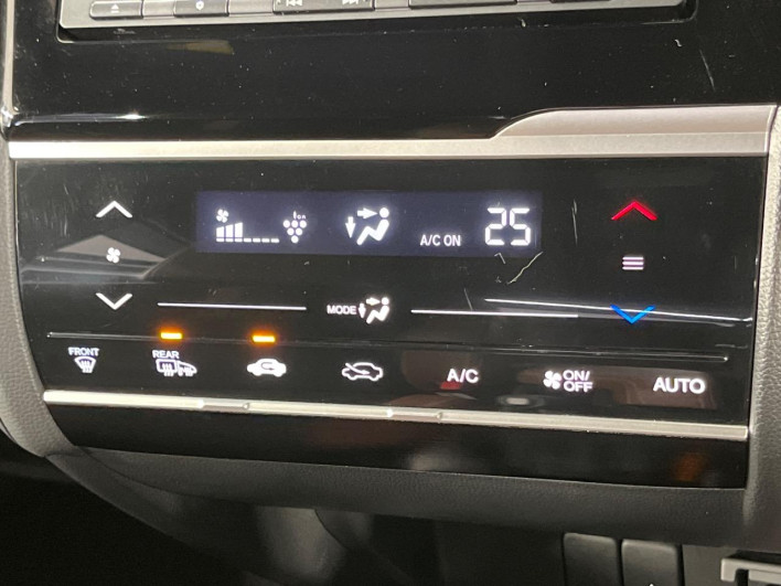 2017 Honda Fit Hybrid DAA-GP6 (UW-6a2f6c2c330fa)[29]