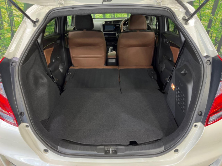 2017 Honda Fit Hybrid DAA-GP6 (UW-6a2f6c2c330fa)[7]