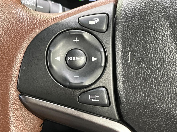 2017 Honda Fit Hybrid DAA-GP6 (UW-6a2f6c2c330fa)[23]