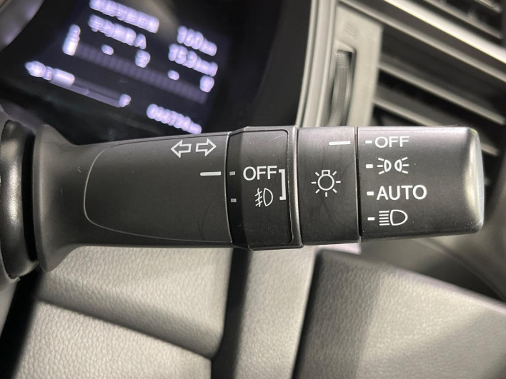 2017 Honda Fit Hybrid DAA-GP6 (UW-6a2f6c2c330fa)[28]
