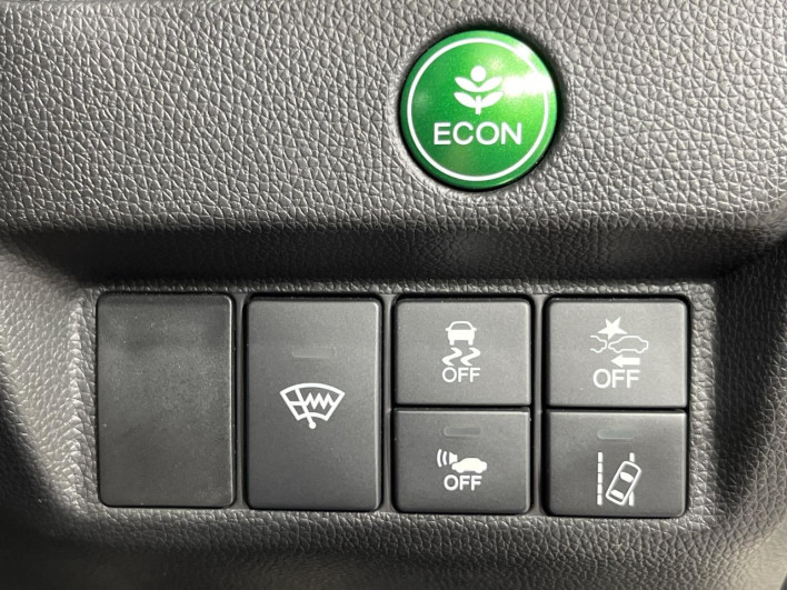 2017 Honda Fit Hybrid DAA-GP6 (UW-6a2f6c2c330fa)[13]