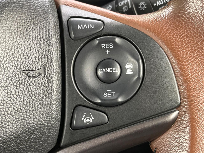 2017 Honda Fit Hybrid DAA-GP6 (UW-6a2f6c2c330fa)[24]