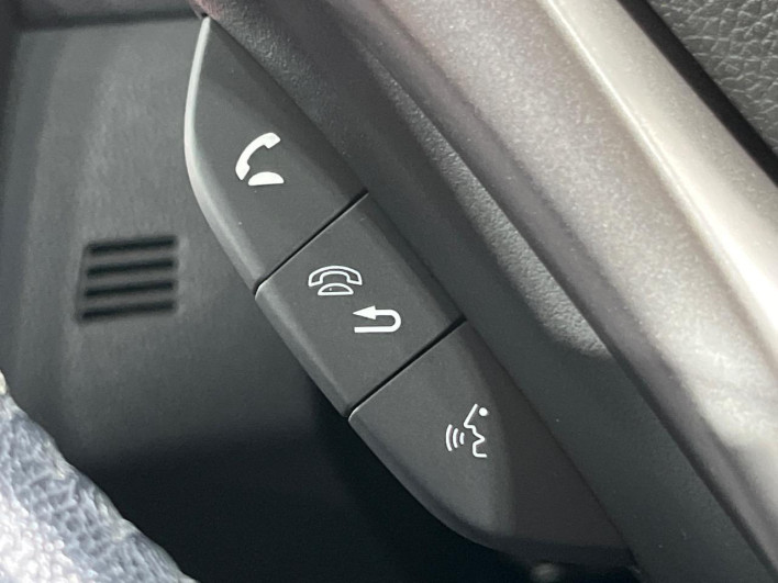 2017 Honda Fit Hybrid DAA-GP6 (UW-6a2f6c2c330fa)[25]