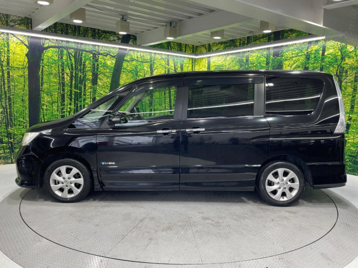 2013 Nissan Serena DAA-HFC26 (UW-6a2f6c438ba95)[13]